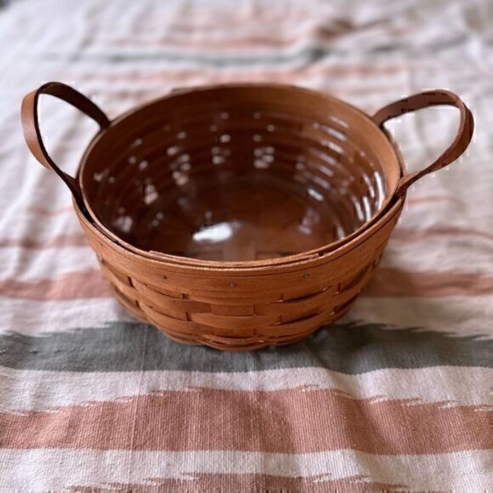 Longaberger 1995 Round Darning Basket with Leather Handles and Plastic Liner